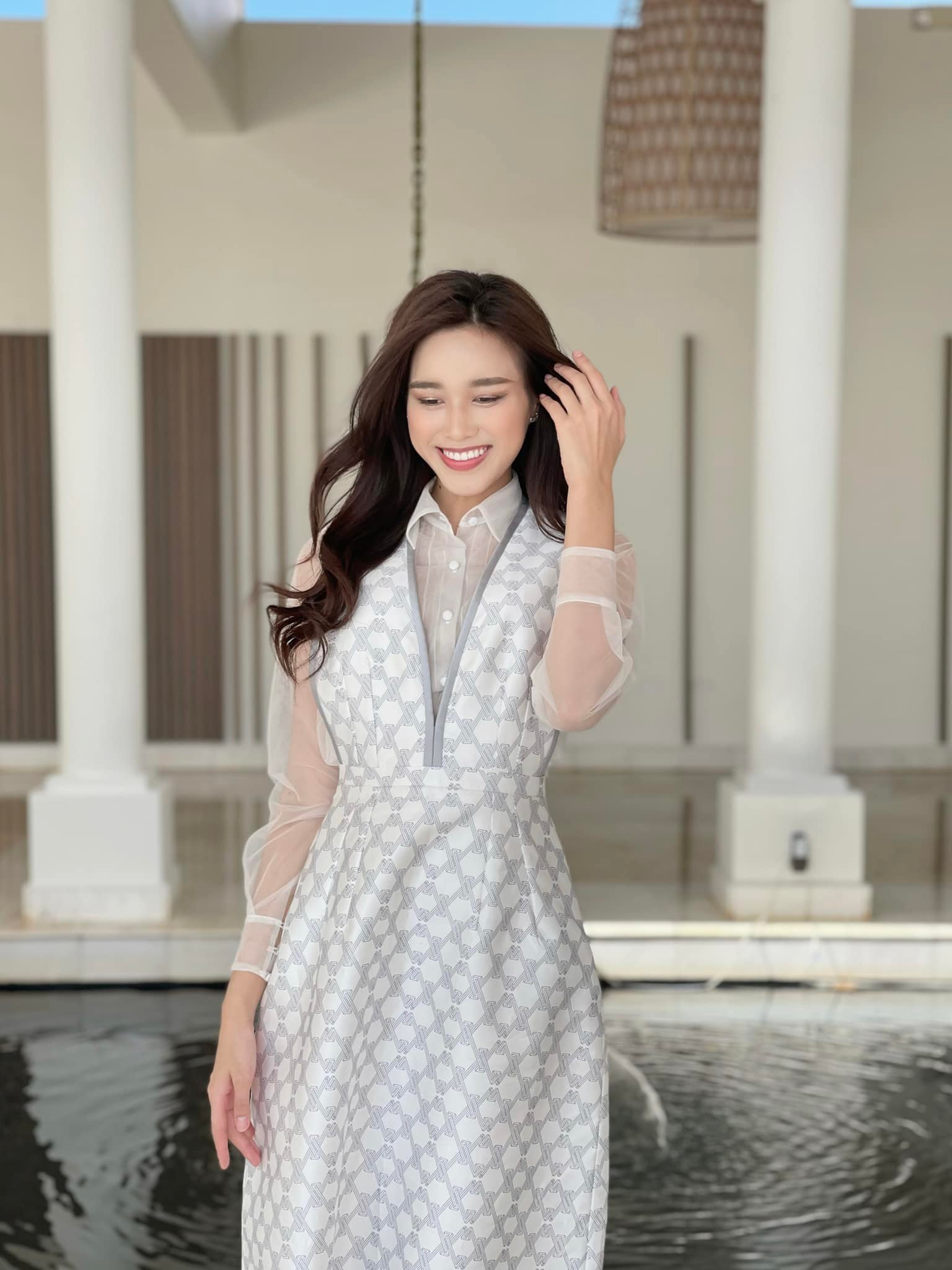 Đỗ Hà đụng hàng Đỗ Hà lép vế thần thái, bị Hoa hậu Phương Khánh "chặt đẹp" khi đụng hàng - Ảnh 3. Đỗ Hà đụng hàng Đỗ Hà lép vế thần thái, bị Hoa hậu Phương Khánh "chặt đẹp" khi đụng hàng - Ảnh 3.