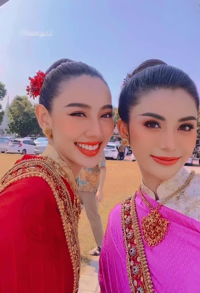 Fan "mắt chữ O mồm chữ A" khi Nguyễn Thúc Thùy Tiên "biến hóa" gái Thái khó lường tại xứ chùa Vàng - Ảnh 8. Fan "mắt chữ O mồm chữ A" khi Nguyễn Thúc Thùy Tiên "biến hóa" gái Thái khó lường tại xứ chùa Vàng - Ảnh 8.